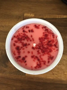 Soy Wax Candle - Fresh Raspberries 200 Mls - Picture 1 of 2