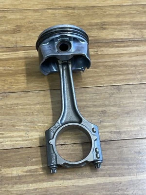 Audi A4 2019-2024 motor de varilla de conexión de pistón 2,0 OEM 06NA82420 28 k millas Foto 1 de 4