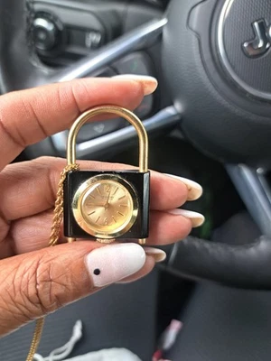 Reloj Bolsillo Mecánico Pequeño Vintage Navarra 17 Joyas Tono Dorado Cerradura con Cadena Foto 1 de 4