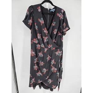 ModCloth Damen schwarz Blumen Tulpensaum Faux Wickel knielanges Kleid Größe 1X - Bild 1 von 4