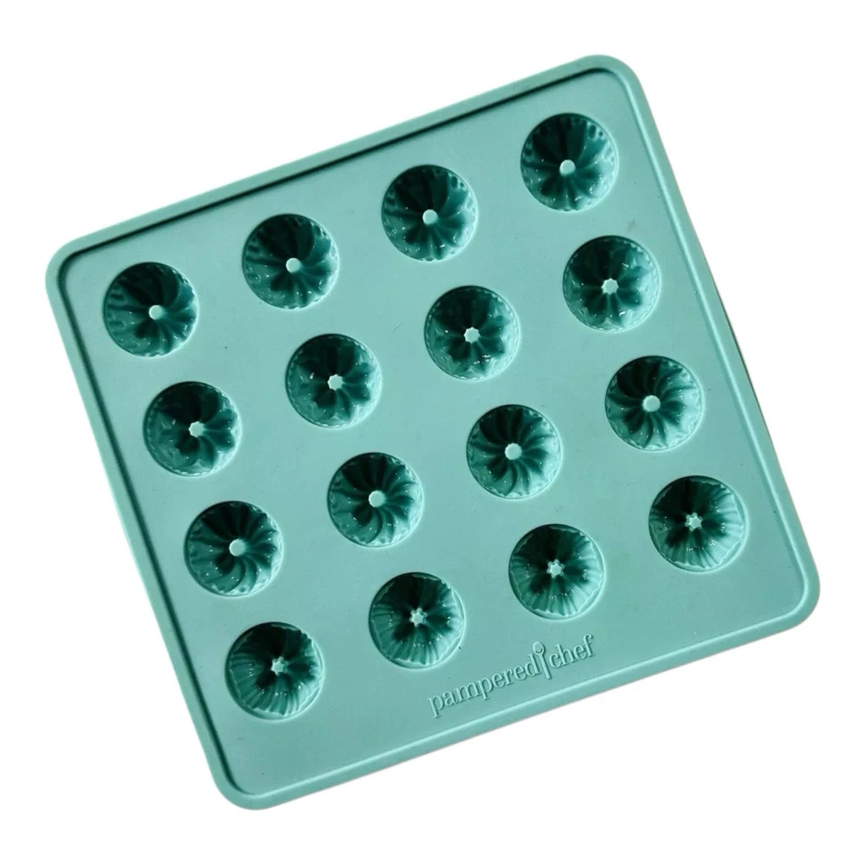 Pampered chef silicone fluted chocolate mold 8" X 8 ".  2 Pack - Image 1 of 3