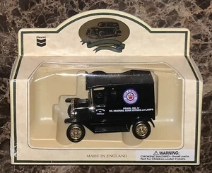 Chevron Diecast Metal Pearl Oil Van Camión Azul Miniatura Réplica Nuevo en Caja - Imagen 1 de 6