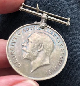GRT. BRITT 1914 1918 WWI GEORGE V COMMEMORATIVE SILVER MEDAL GNR W.F. PAGE R.A. - Picture 1 of 5