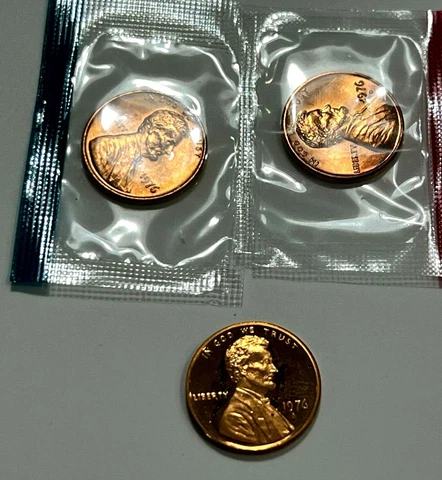1976 P D S  GEM RED UNCIRCULATED IN MINT CELLO + PROOF LINCOLN CENTS (3 COINS) Cover
