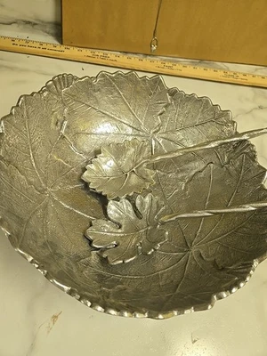 Ensaladera Martha Stewart Park Leaves Collection 12' X 4" 2 pinzas de hojas - Slv Tn Foto 1 de 4