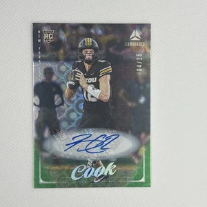 2025 Panini Luminance Brady Cook Green Auto /25 NY Jets (RC) - Picture 1 of 2