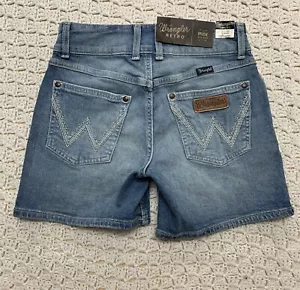 NWT Wrangler Retro Jean Shorts Womens Sz 25 AVG Mid-Rise Light Blue Denim - Picture 1 of 11