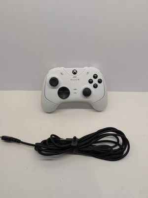 Razer Wolverine V2 Chroma Controller for Xbox One/Series S/X White #2 - Image 1 of 3