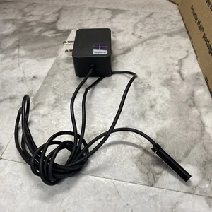 Microsoft 1512 Windows RT 100-240V - 0.65A 50/60 Hz  - Picture 1 of 4