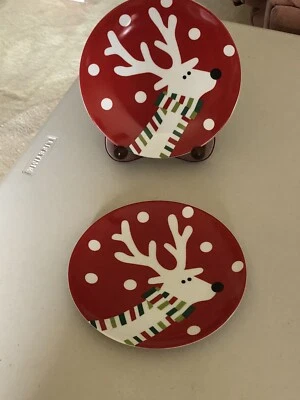2 CRATE & BARREL CHRISTMAS REINDEER ROUND DESSERT PLATES RED STRIPPED SCARF 7,25 - Image 1 of 4