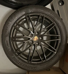 2024 porsche cayenne 21 inch oem rs Spyder design wheels with Bridgestone tires - Picture 1 of 2