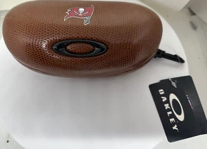 New Oakley NFL Tampa Bay Buccaneers Sunglasses Clamshell Hard Case. - Picture 1 of 6