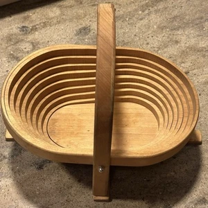 Zusammenklappbarer faltbarer erweiterbarer Spiraluntersetzer Holz Obst Beeren Korb Holzarbeiten - Bild 1 von 8