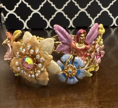 Brazalete Kirks Folly Fairy Jardín Hadas Flores Mariposa Oro Bisagras Foto 1 de 4