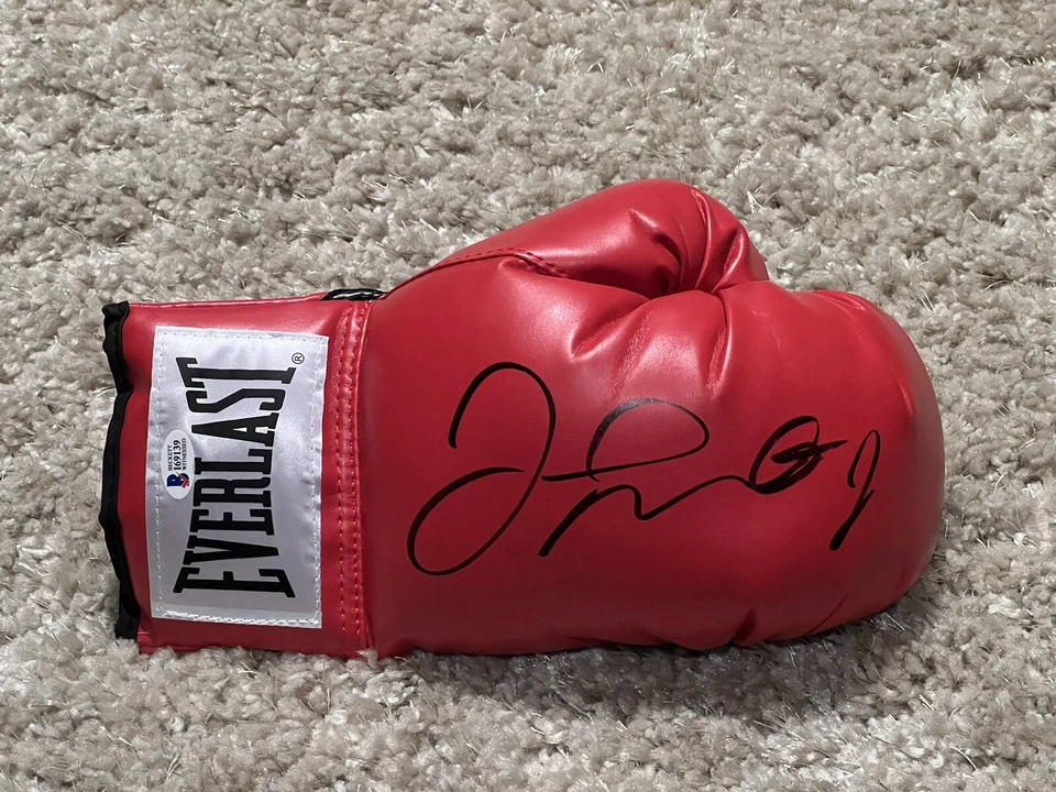 FLOYD MAYWEATHER JR AUTO BOXING GLOVE BECKETT COA, HUGE SIGNATURE!!  PHOTO PROOF - Image 1 of 3