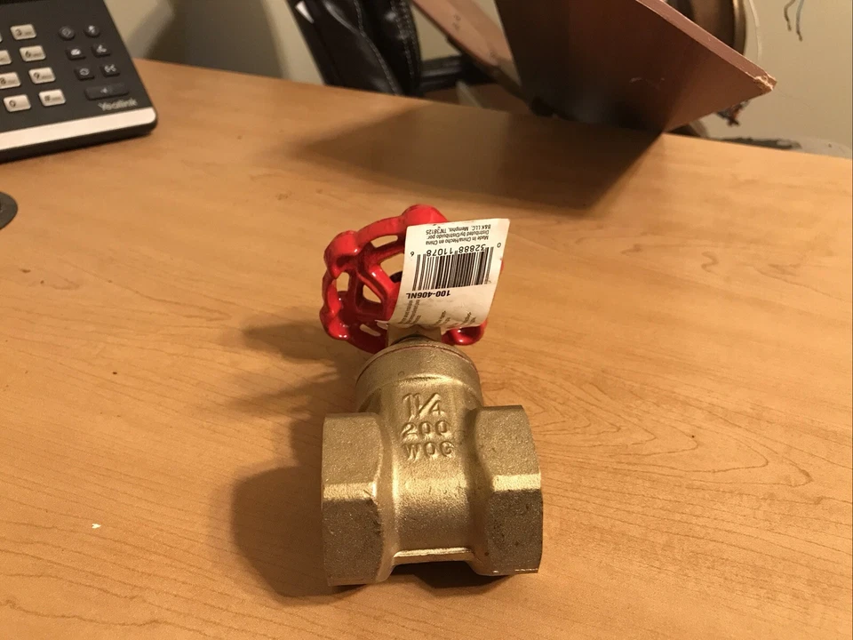 PRO-LINE 100-406NL Gate Valve 200 PSI 1-1/4" - Image 1 of 1