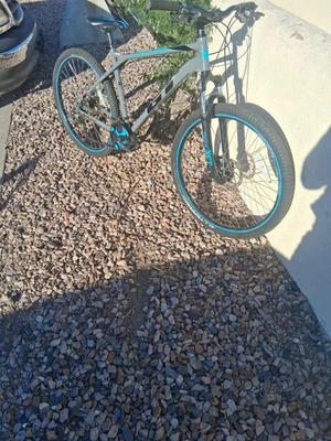 Bicicleta de montaña GT AGGRESSOR PRO 27,5 Foto 1 de 4