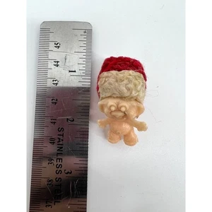Muñeca Papá Noel Troll miniatura vintage con sombrero - Imagen 1 de 4