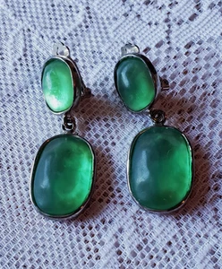 PENDIENTES NORMA JEAN CLIP * PENDIENTES COLGANTES PIEDRA VERDE ESMERILADA TONO PLATA * - Imagen 1 de 5