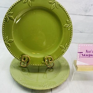 Signature SORRENTO OREGANO GREEN Embossed Leaves Stoneware Dinner Plates Set 2 - Picture 1 of 14