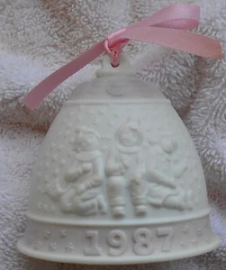Lladro 1987 Christmas Bell - Picture 1 of 3
