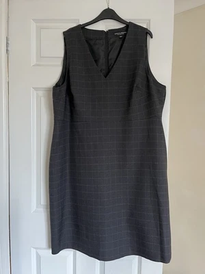 Dorothy Perkins Women's Sleeveless Dress Size 22 - Image 1 of 4