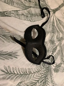 masquerade mask - Picture 1 of 9