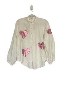 NUEVO CON ETIQUETAS Camisa Lanhtropy Cupido Lino Blanco Con Corazones Rosa Metálico Talla Med - Imagen 1 de 9