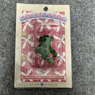 Marca Club Earth Vintage Rana de Bolsillo Flecha Rana Venenosa Botón Novedad ¡NUEVO! Nos! Foto 1 de 3