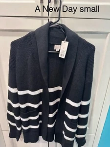Neu Damen Junior schwarz & weiß gestreifter offener Cardigan Pullover A New Day Small - Bild 1 von 3