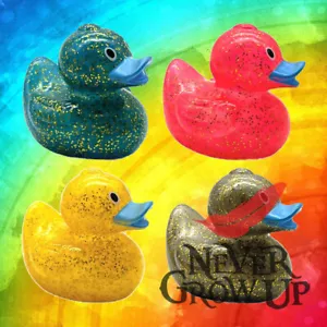 GLITTER DUCKS 4 DESIGNS Yellow Rubber Bath Ducks Pool Game Summer Water Fun Toys - Picture 1 of 8