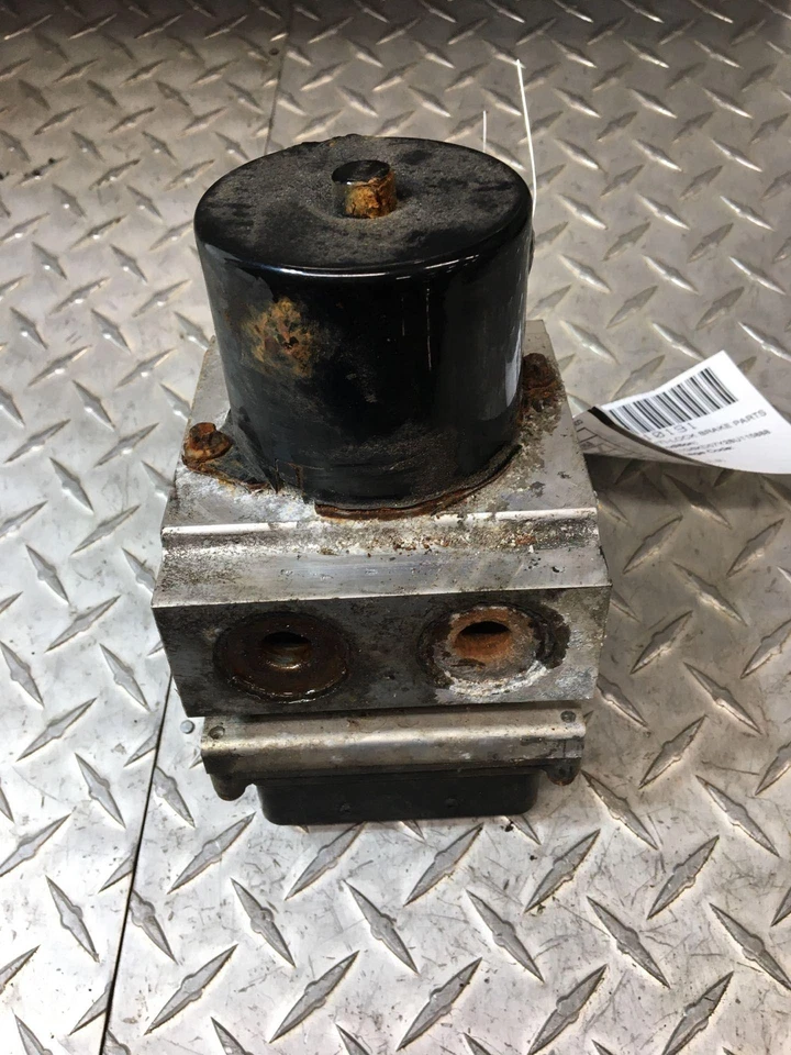 08 CADILLAC DTS Anti-lock Brake Parts - Image 1 of 2