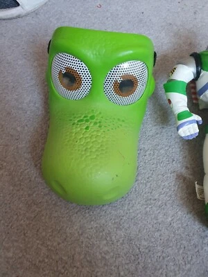 Máscara de brinquedo para criança .estado usado - Imagem 1 de 4