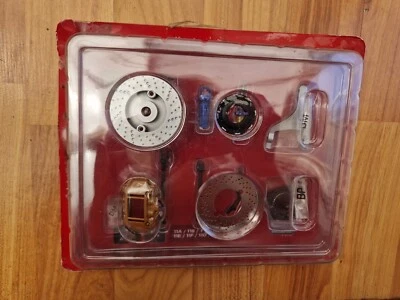 1/8 SCALE EAGLEMOSS BUILD YOUR OWN NISSAN R35 GT-R CAR ISSUE 11 - Image 1 of 2