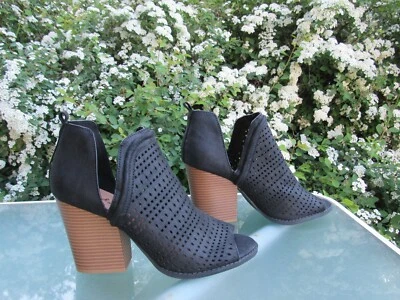 Botas al tobillo Qupid para mujer talla 9 negras sin cordones perforadas punta abierta Foto 1 de 4