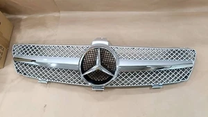 Parrilla plateada Pre-Facelift 2005-08 para Mercedes CLS63AMG CLS350 CLS500 550 W219 - Imagen 1 de 5