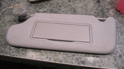 Chevrolet Impala 2012 Lighted LH Sun Visor Driver Side Gray Cloth OEM Tested Foto 1 de 4