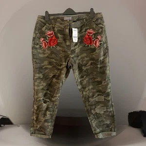 Size 18R Next Camo Embroidered floral Trousers 100% Cotton RRP £32 Camouflage - Picture 1 of 12