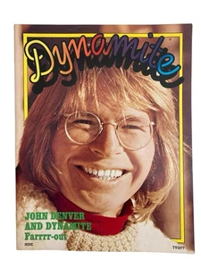 Dynamite  1975 John Denver Magazine WITH MINT Fantastic Four Poster & Wheel A+ - Imagen 1 de 7