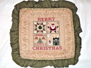 Handmade Christmas Cross Stitch Pillow Cover - Bild 1 von 9