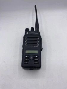 MOTOROLA AAH02RDH9VA7AN-AMA XPR 3500E TWO WAY RADIO W/BATTERY - Picture 1 of 5