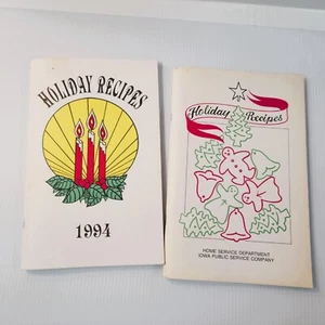 2 Holiday Recipes Cookbook Home Service Department Iowa Public Service Company - Imagen 1 de 13