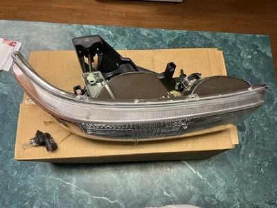 Left Driver Side LH Head Lamp for 1999-2007 GMC SIERRA YUKON XL 1500 2500 - Image 1 of 4