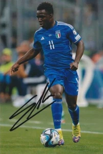 Wilfried Gnonto handsigniert Italien 6x4 Foto Fußball Autogramm 3 - Bild 1 von 1