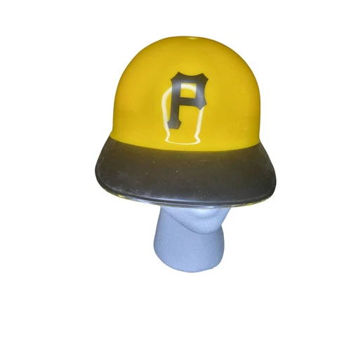 MLB Vintage 1969 souvenir Pittsburgh Pirates Batting Helmet OS Youth Cover