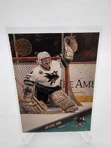 1993-94 Leaf Hockey #199 Arturs Irbe - Picture 1 of 2