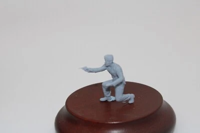 Peddinghaus -3 D Stampa 1/48 48F072 Soldato Inginocchiato Spara Con Pistola - Immagine 1 di 2