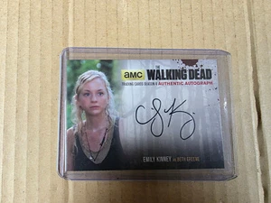 The Walking Dead Trading Card Auto - Emily Kinney as Beth (Season 4) - Picture 1 of 2