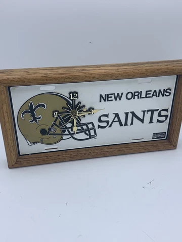 NFL Solid Oak Frame License Aluminum Plate NFL New Orleans Saints Quartz Clock Cover