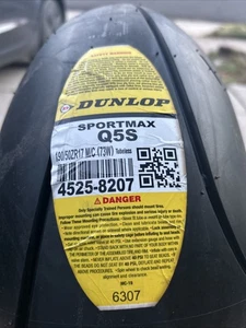 Dunlop Sportmax Q5S Rear Motorcycle Tire - 190/50ZR-17 - Bild 1 von 2